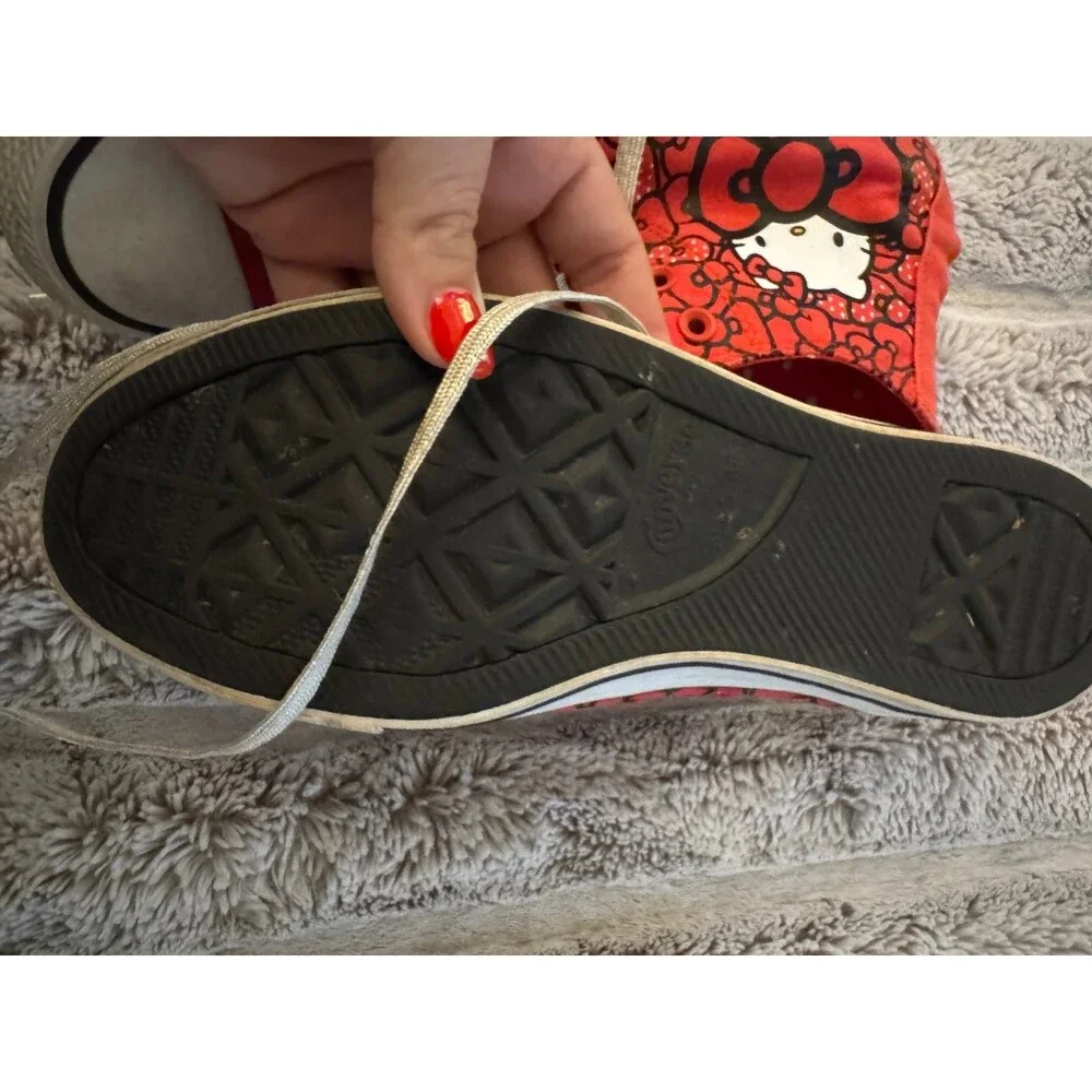 Hello Kitty Converse 8 - Picture 4 of 6